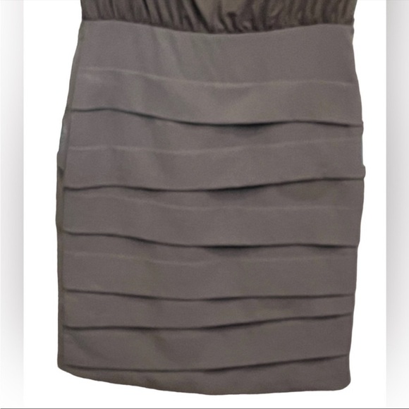 ALICE + OLIVIA Delphine Dolman Dress
Black 
Size XS - Picture 3 of 8